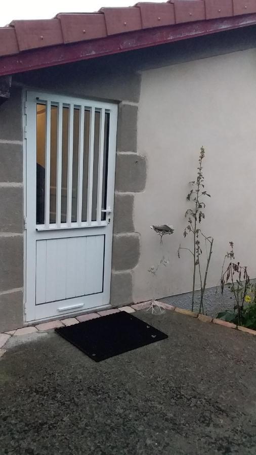 Ferme Maya Saint-Genet-Lerpt エクステリア 写真